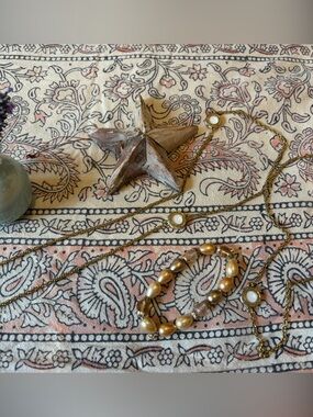 Gold Tone Beaded Necklace and Bracelet Set - Date Night Glam 👋✨